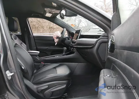 2024 Jeep Compass Latitude 4X4 z USA, uszkodzony, nr VIN 3C4NJDBN4RT122640